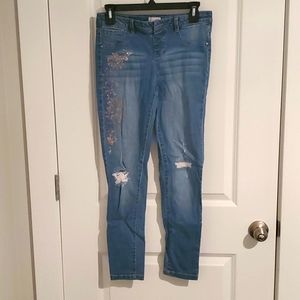 Girls Distressed & Embellished jeans